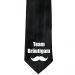 Schwarze "Team Bräutigam"-Krawatte mit Schnurrbart-Motiv - Nahaufnahme