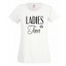 Weißes Damen-Shirt mit Ladies on Tour-Schriftzug