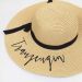 Beige-farbener Strandhut mit Trauzeugin-Stick für den Junggesellenabschied