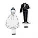 Weiße Wäscheklammern mit Brautkleid und Hochzeitsfrack