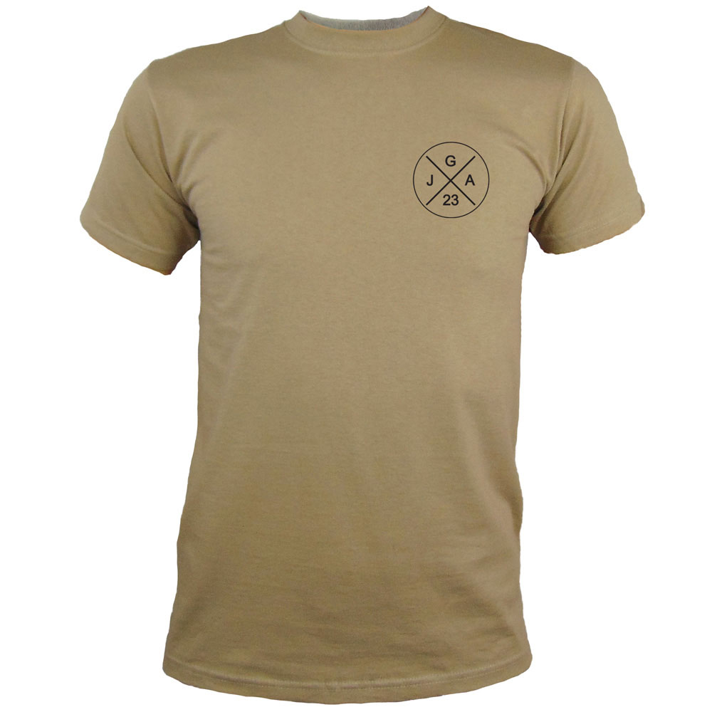 Dezentes Herren-JGA-Shirt mit Brustlogo - Jahreszahl 2023 - Khaki