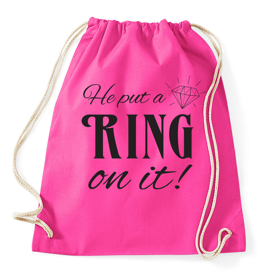 Pinkfarbener Rucksack mit Aufdruck für die Braut