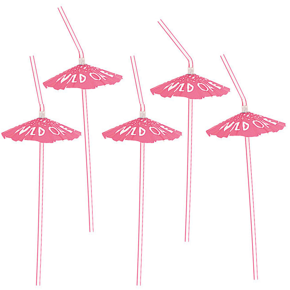 Strohhalme mit pinkfarbenen Schirmchen